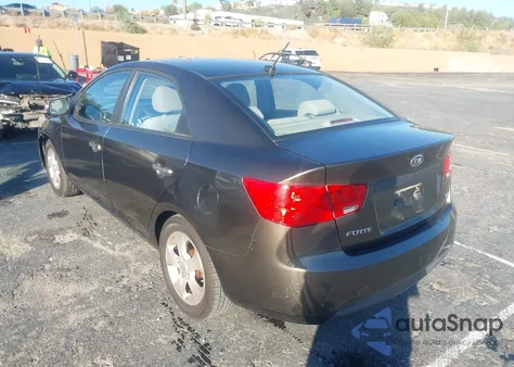 2010 Kia Forte Ex z USA, uszkodzony, nr VIN KNAFU4A22A5141627
